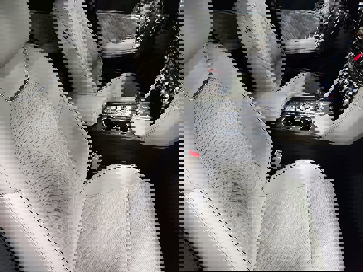 Used 2022 Genesis G70 3.3T RWD image 31