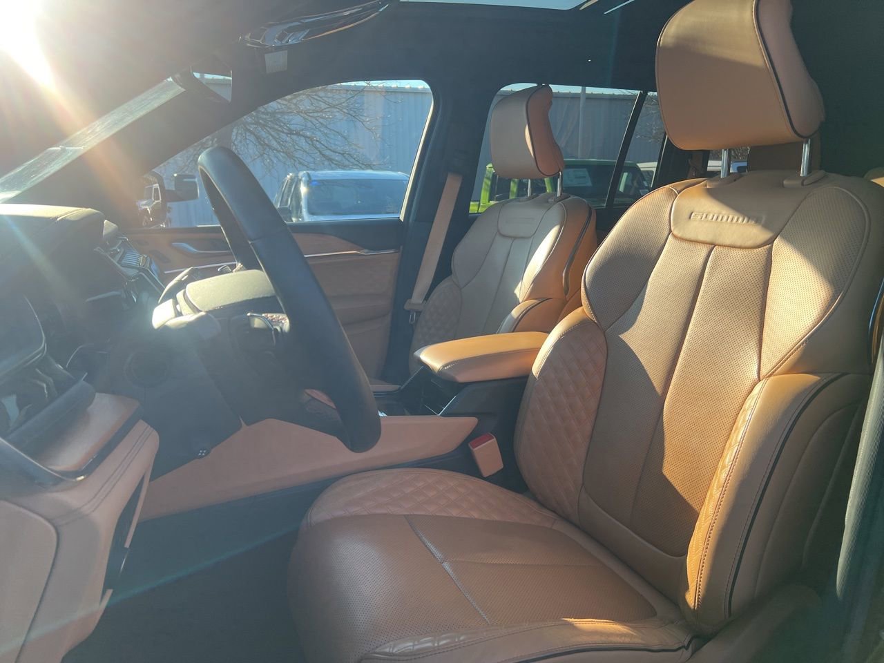 Used 2023 Jeep Grand Cherokee Summit image 17