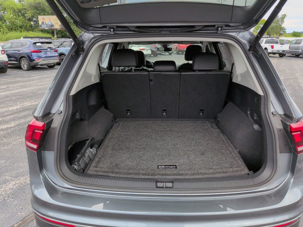 Used 2022 Volkswagen Tiguan SE AWD/4WD image 29