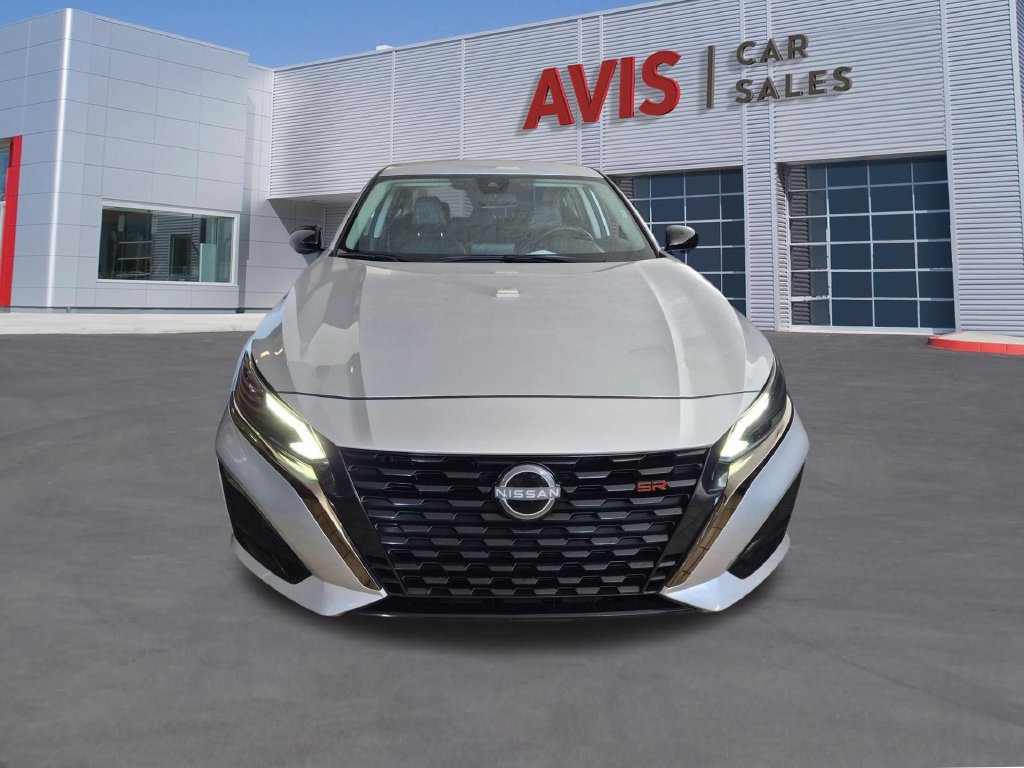 Used 2025 Nissan Altima 2.5 SR FWD image 2