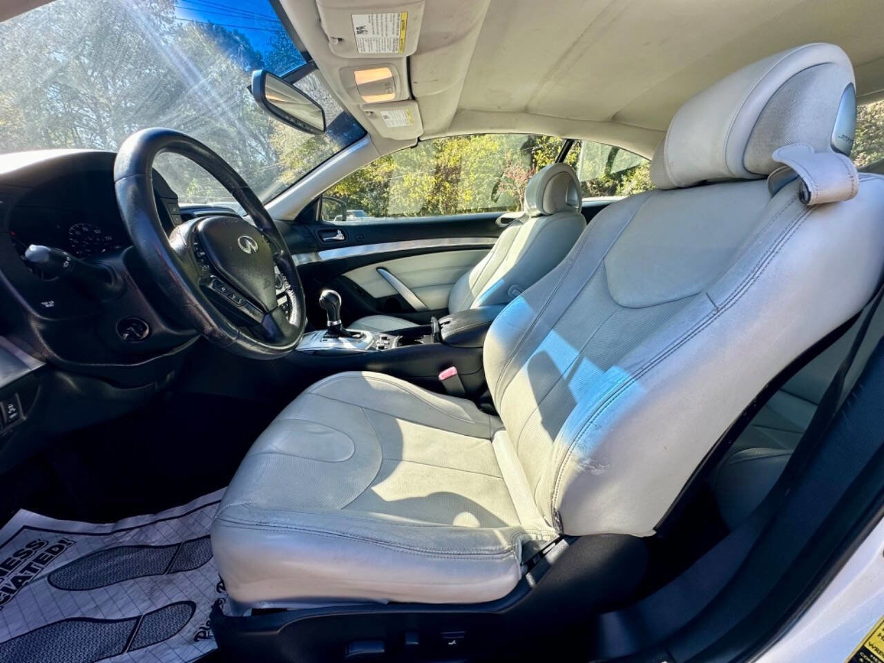 Used 2015 INFINITI Q60 Convertible w/ Premium Package image 10