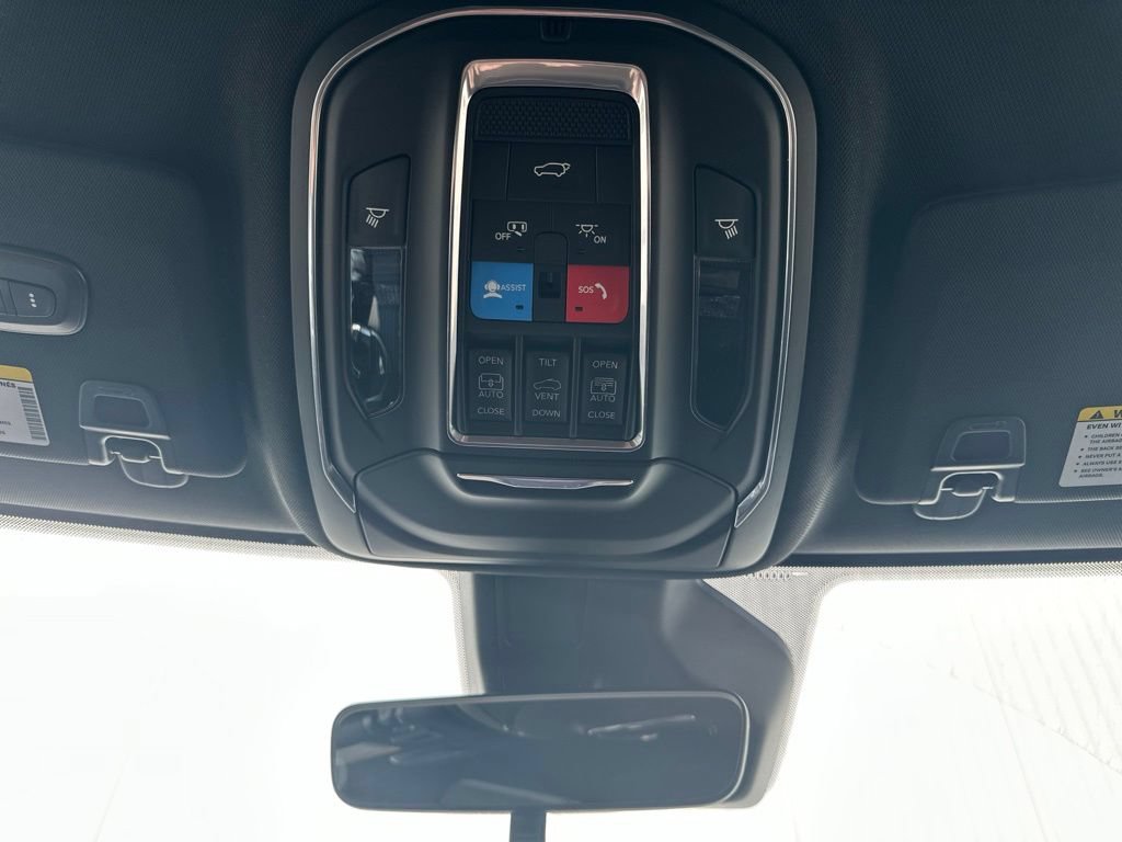 New 2026 Jeep Grand Cherokee L Limited w/ Limited Altitude Package AWD/4WD image 38