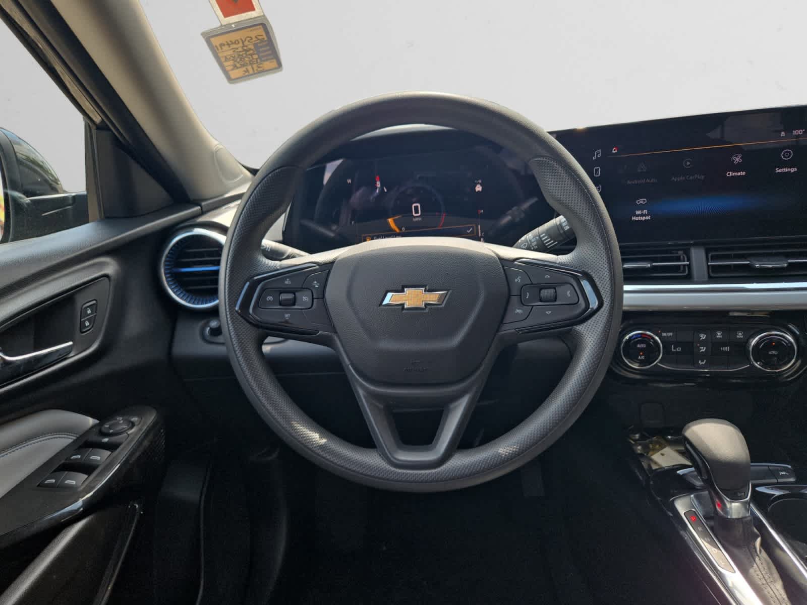 Used 2025 Chevrolet Trax LT FWD image 12