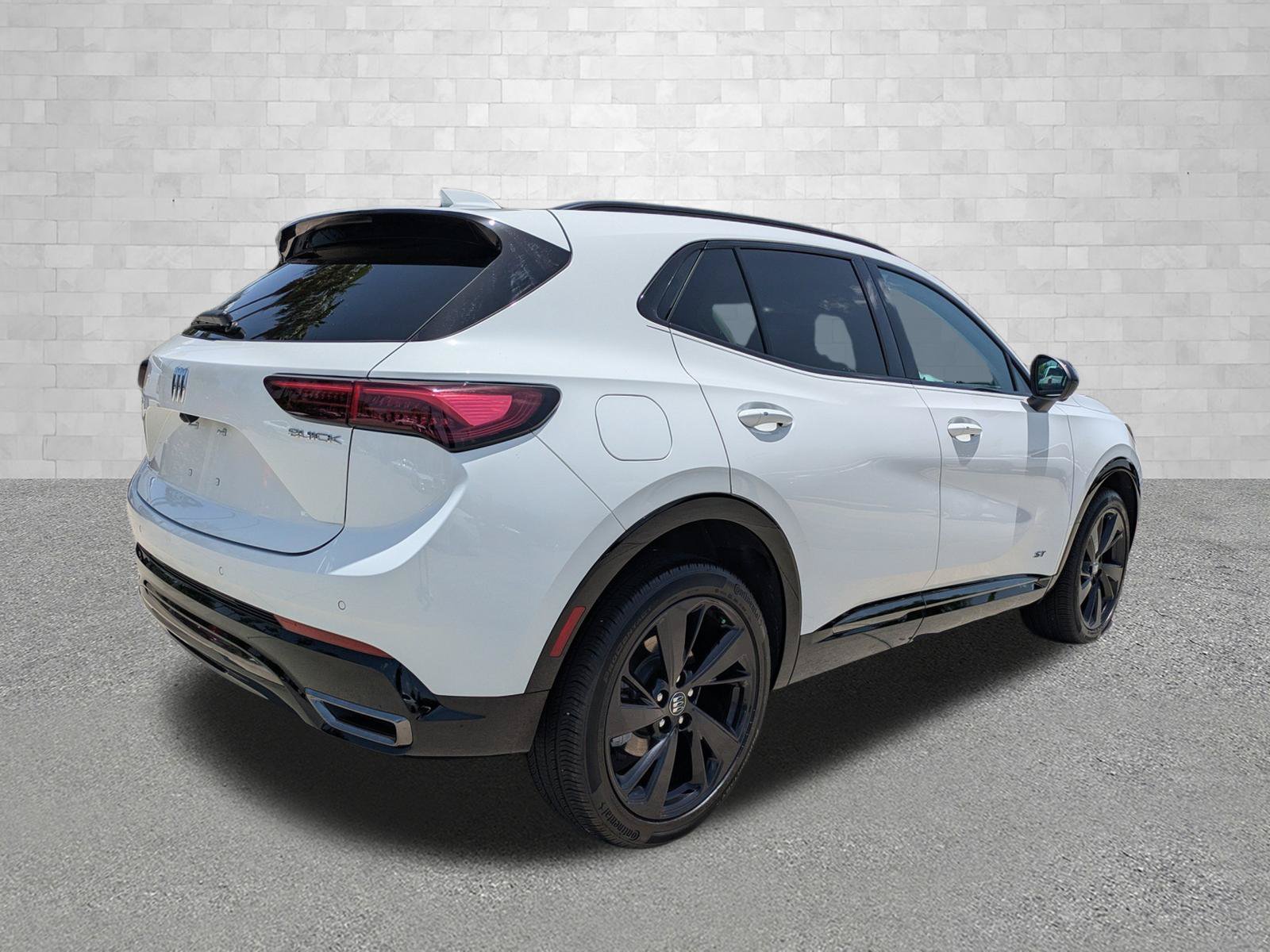 Used 2024 Buick Envision Sport Touring AWD/4WD image 2