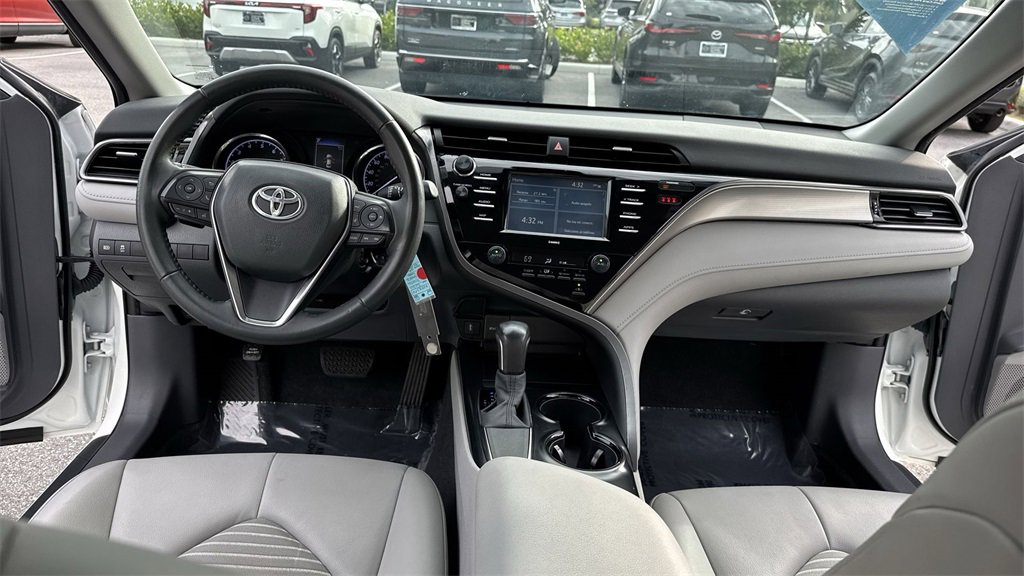 Used 2020 Toyota Camry SE image 37