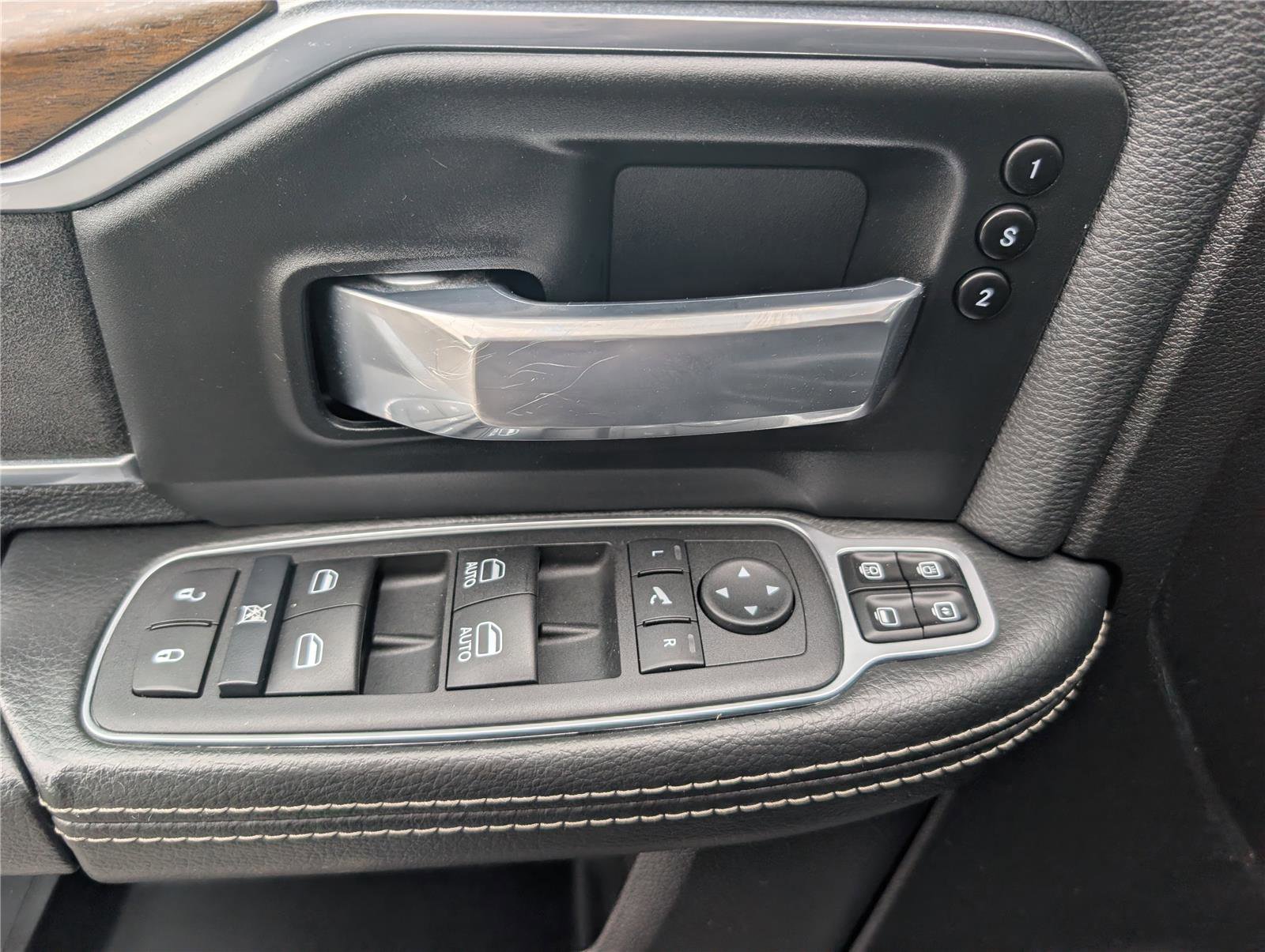 Used 2024 RAM 2500 Laramie AWD/4WD image 20