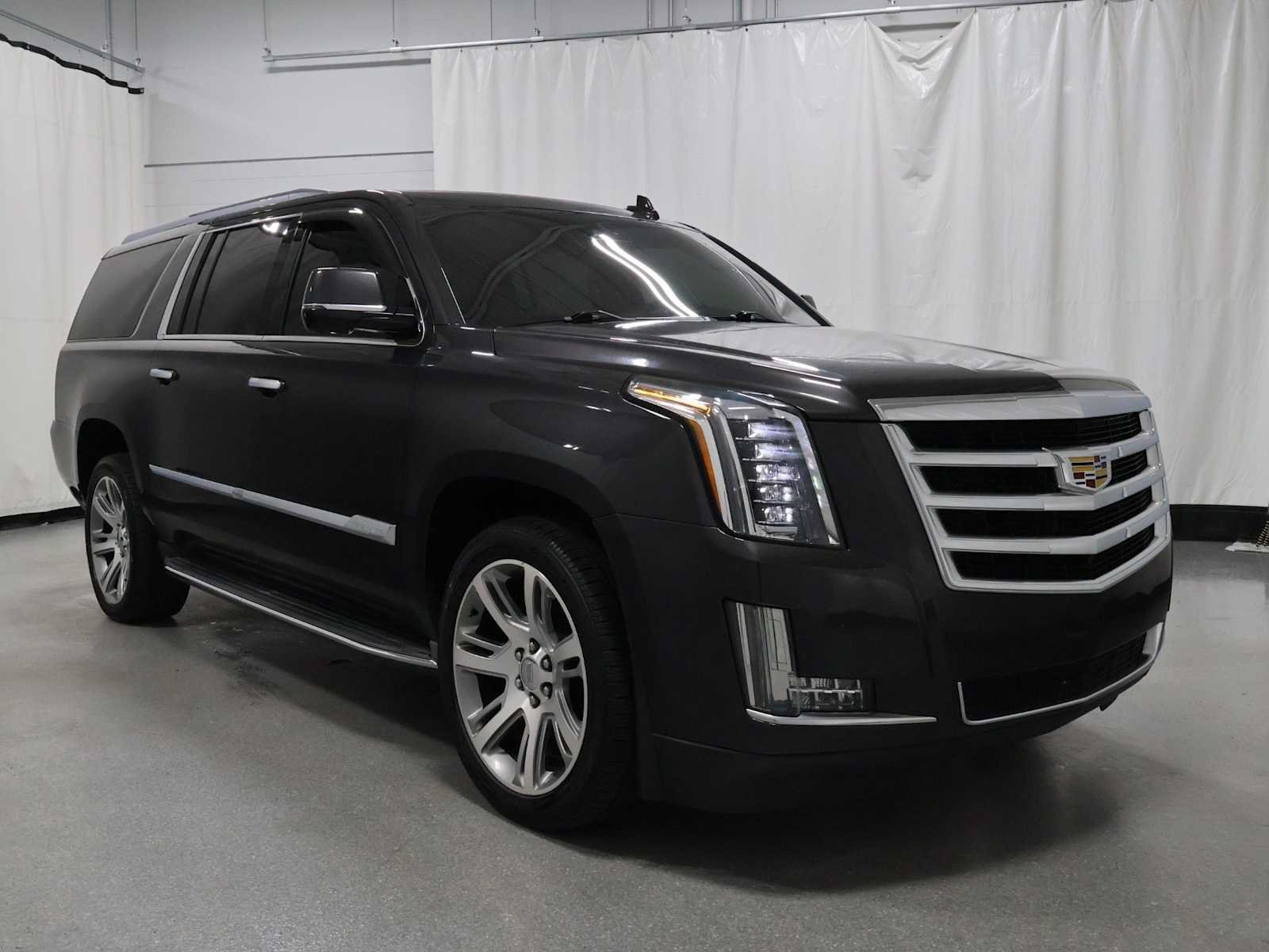 Used 2016 Cadillac Escalade ESV Luxury AWD/4WD image 13