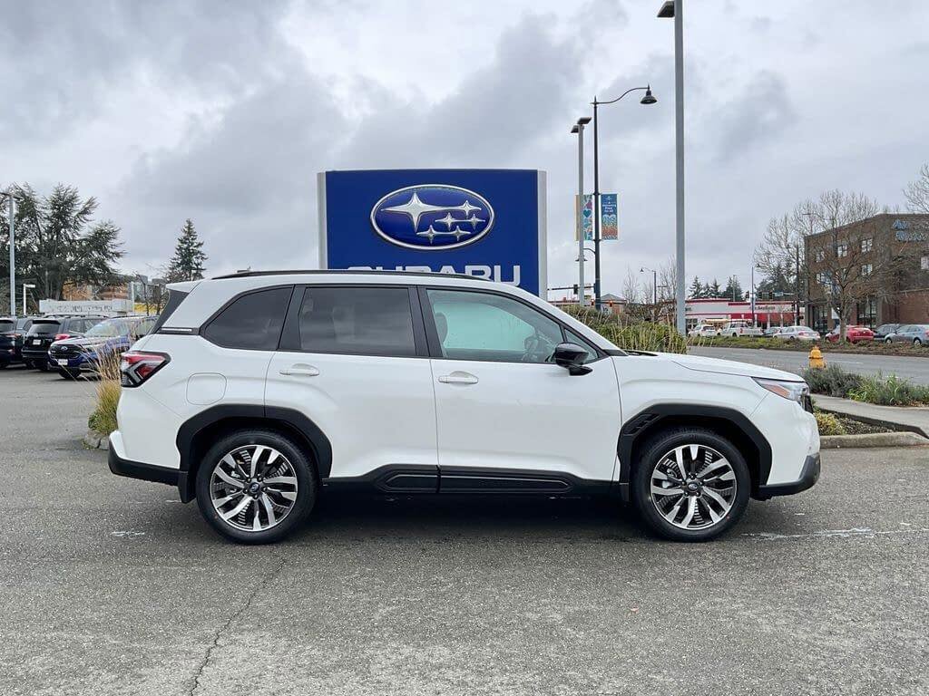 Certified 2025 Subaru Forester Touring AWD/4WD image 10