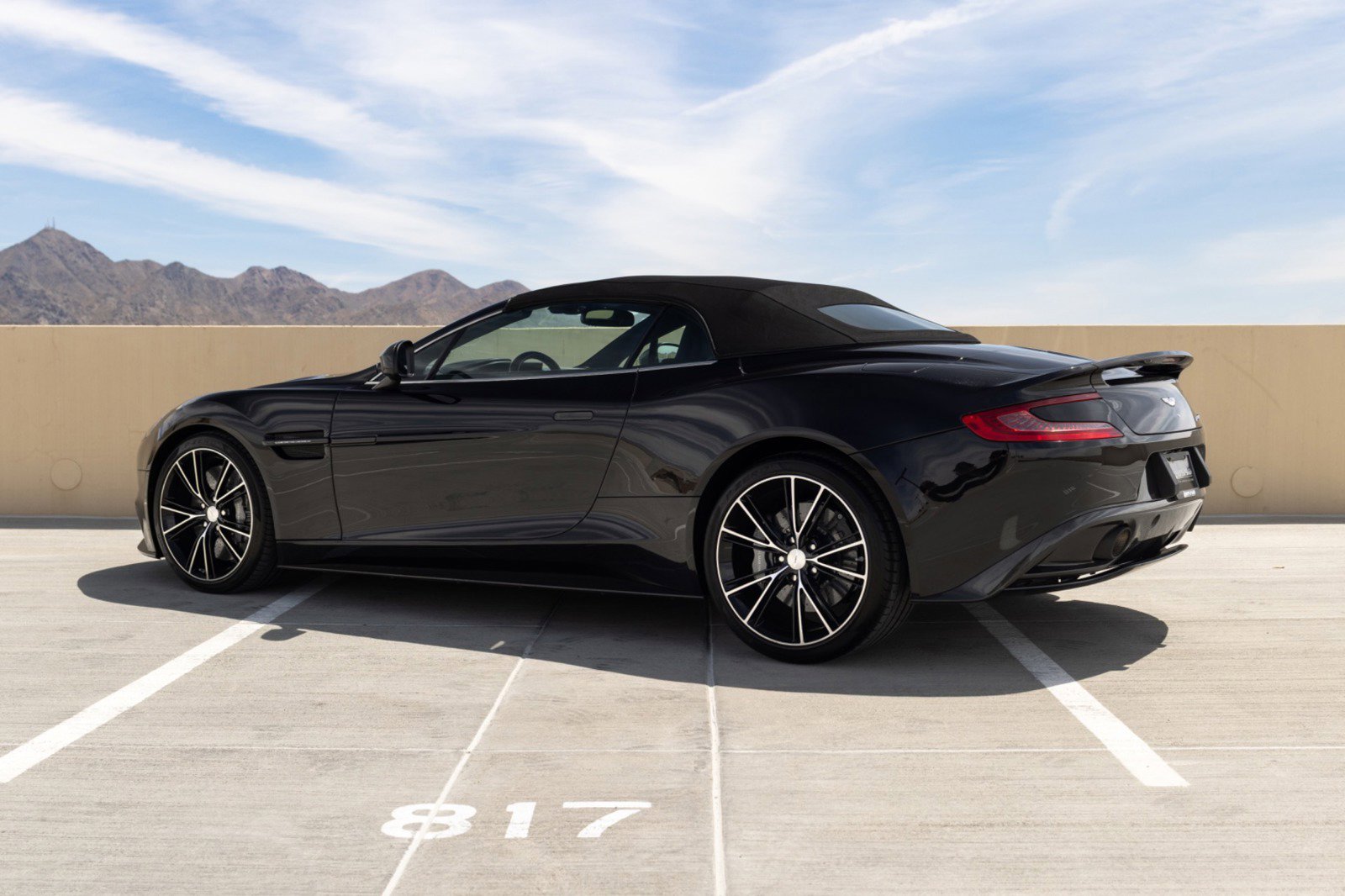 Used 2015 Aston Martin Vanquish Volante RWD image 34