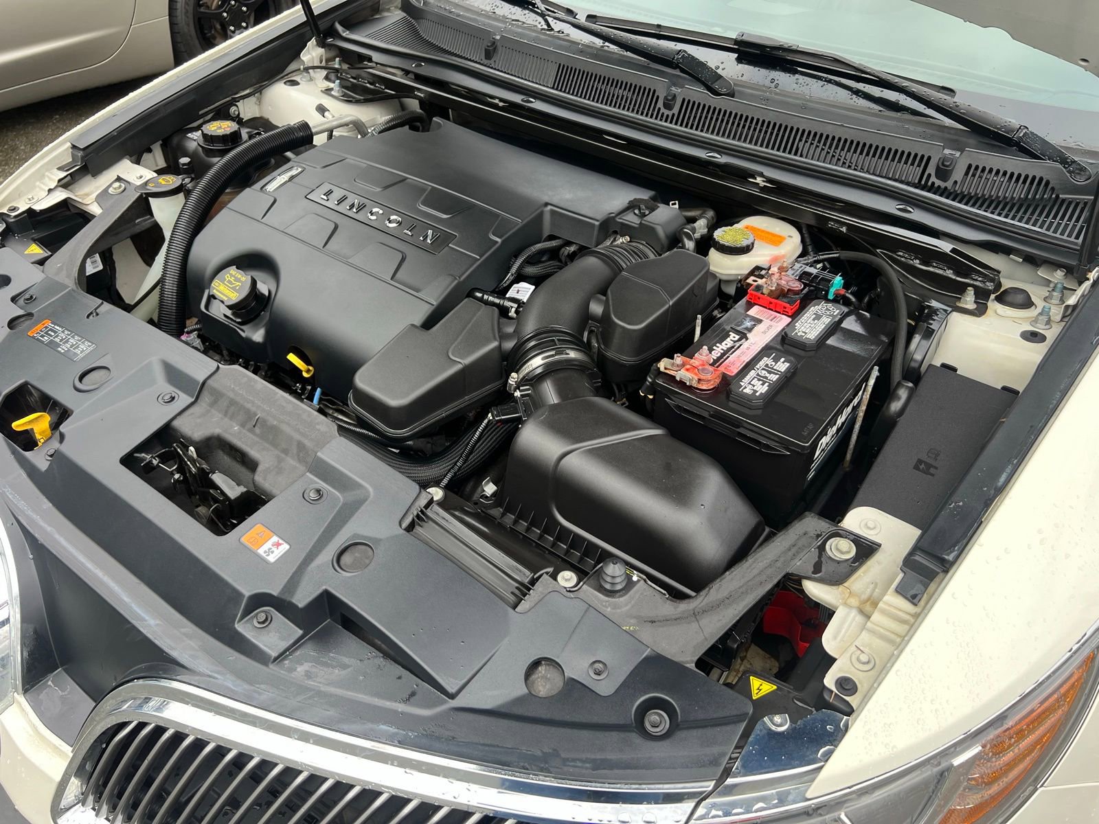 Used 2013 Lincoln MKS AWD image 28
