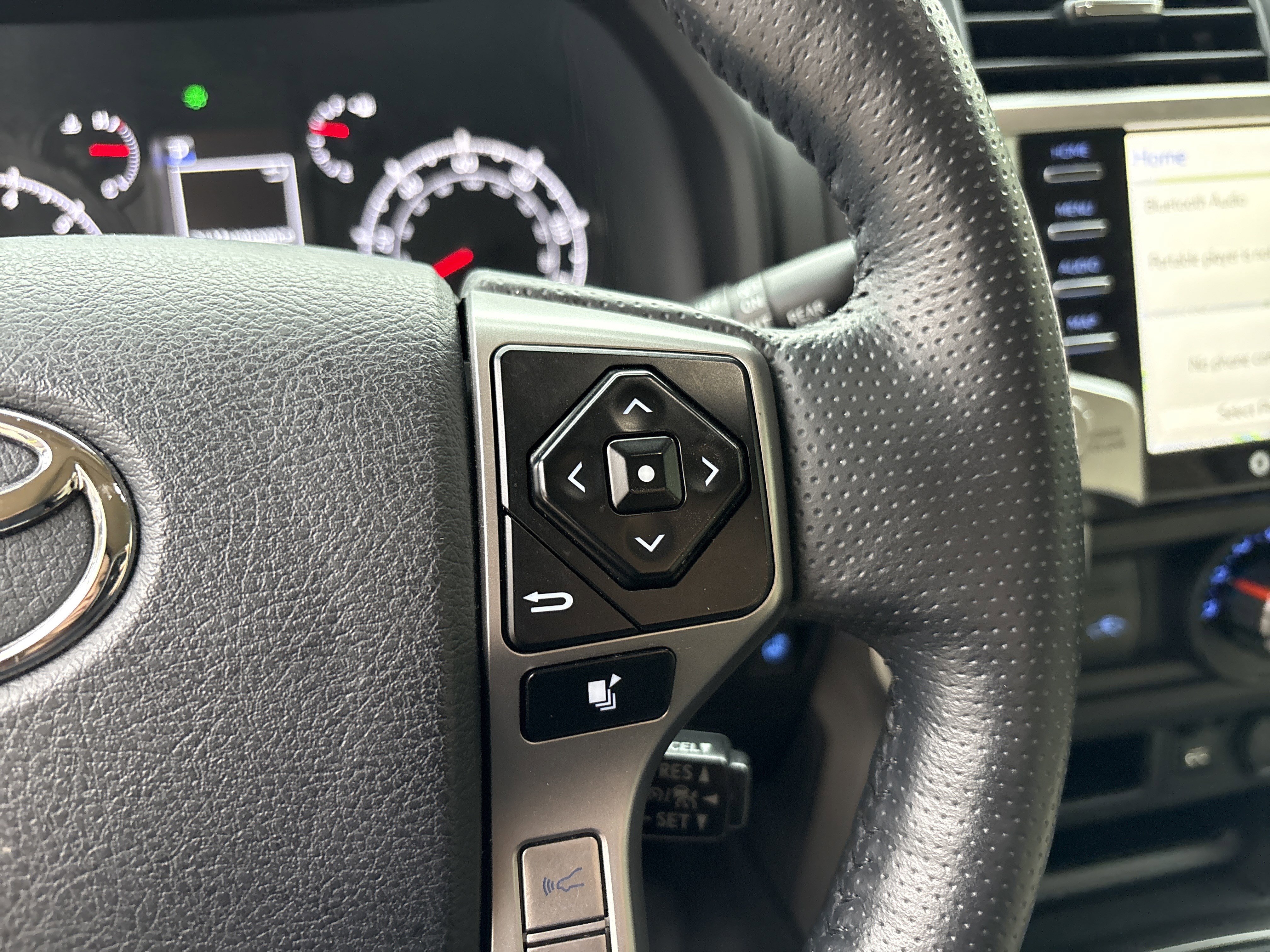 Used 2023 Toyota 4Runner SR5 Premium w/ Moonroof Package RWD image 19