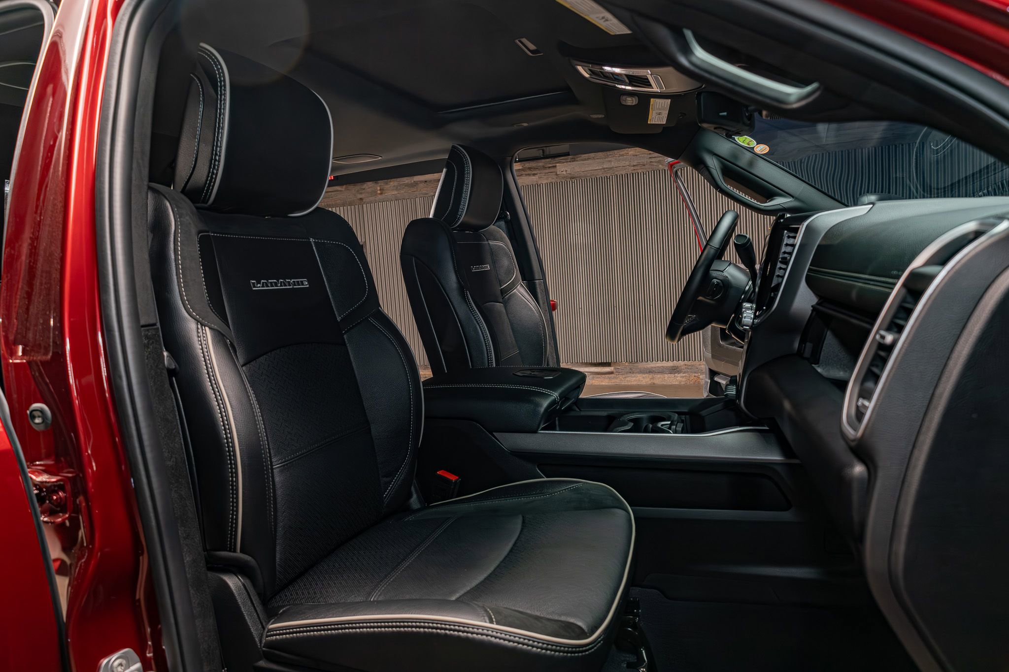 Used 2024 RAM 2500 Laramie w/ Night Edition image 27