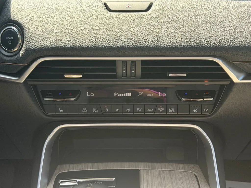 Used 2024 MAZDA CX-90 Plug-In Hybrid w/ Preferred AWD/4WD image 23