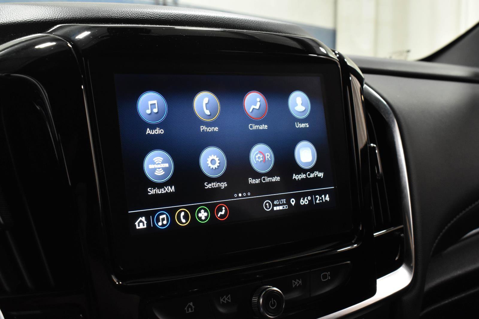 Used 2023 Chevrolet Traverse LT FWD image 17