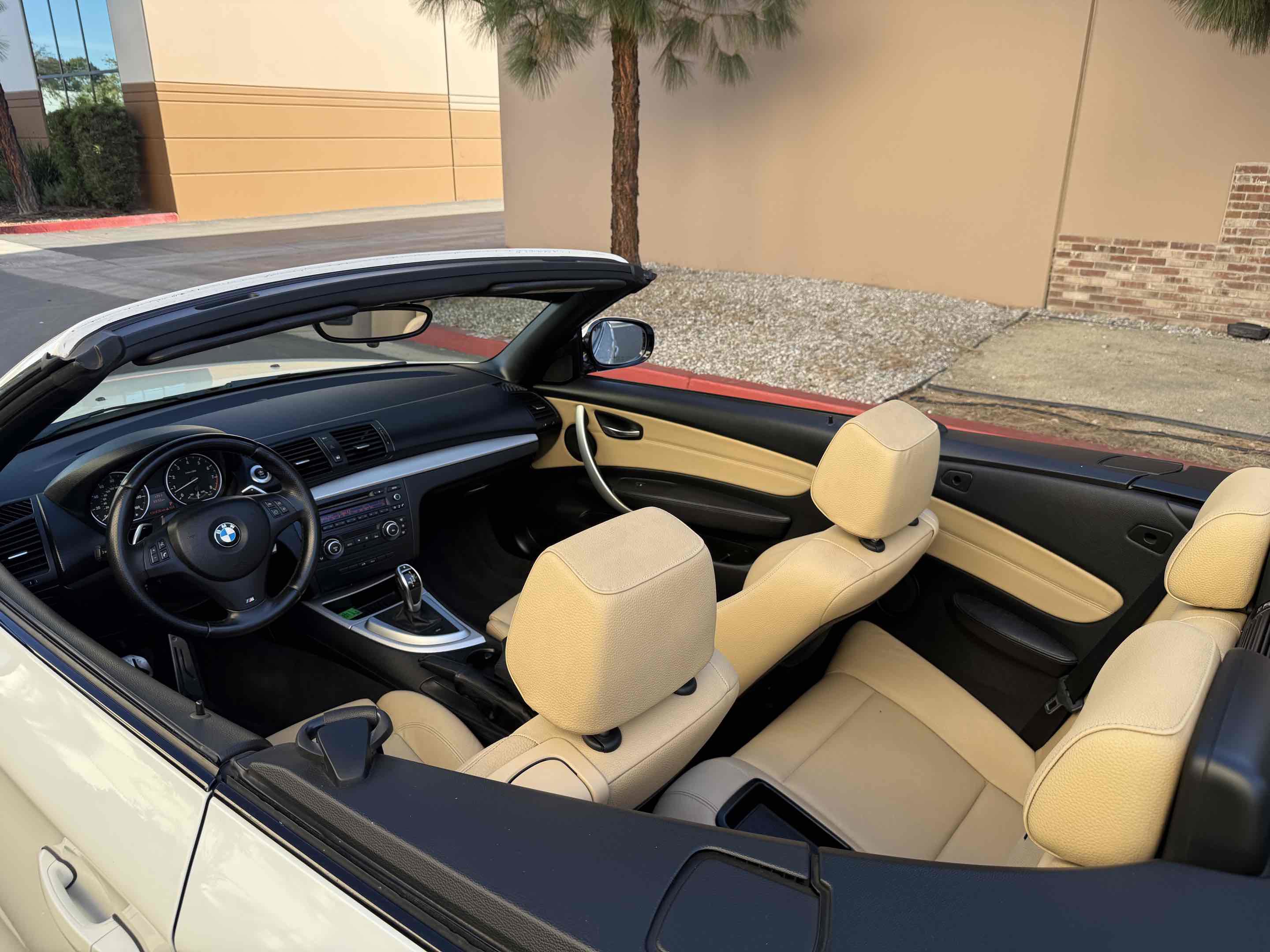 Used 2012 BMW 135i Convertible image 30