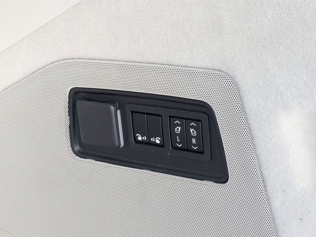 Used 2021 Cadillac Escalade Sport Platinum image 38