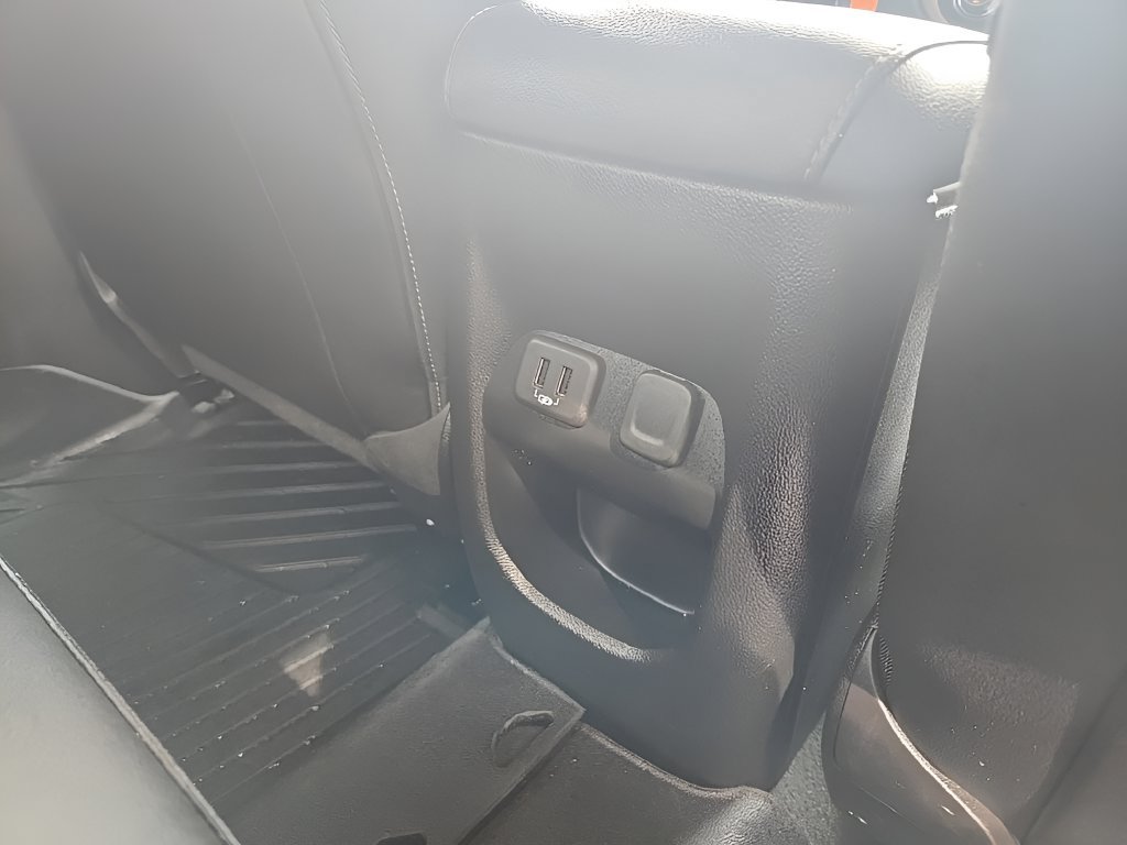 Used 2022 Chevrolet Colorado Z71 AWD/4WD image 10