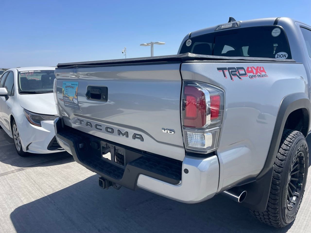 Used 2021 Toyota Tacoma TRD Off-Road w/ Technology Package AWD/4WD image 4