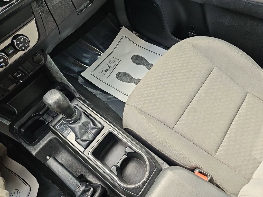 Used 2021 Toyota Tacoma SR w/ SR Convenience Package image 27