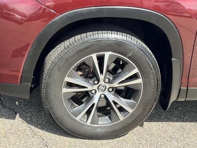 Used 2019 Toyota Highlander Plus AWD/4WD image 9