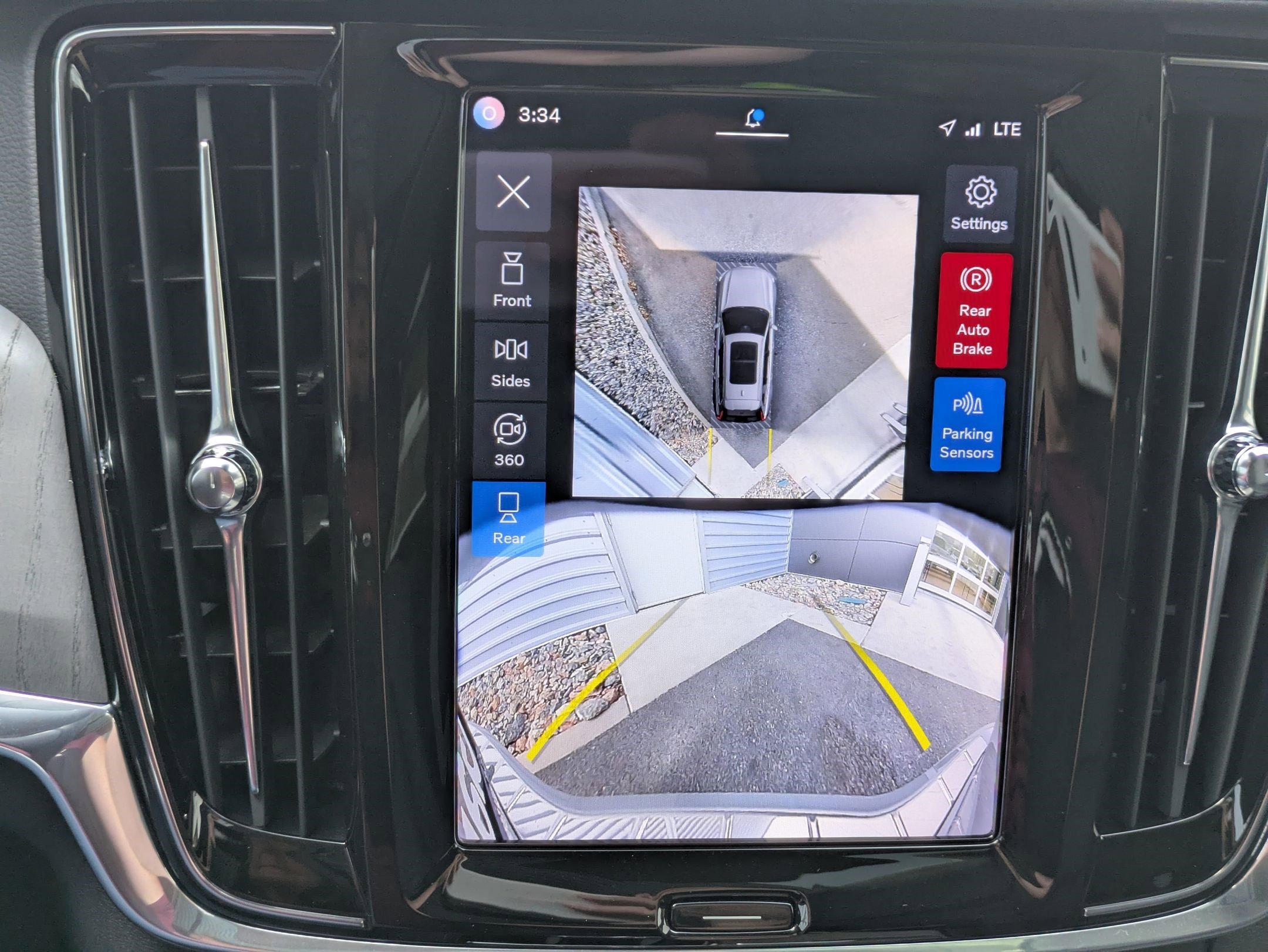 Used 2025 Volvo V90 B6 Cross Country Ultra w/ Protection Package Premier image 23