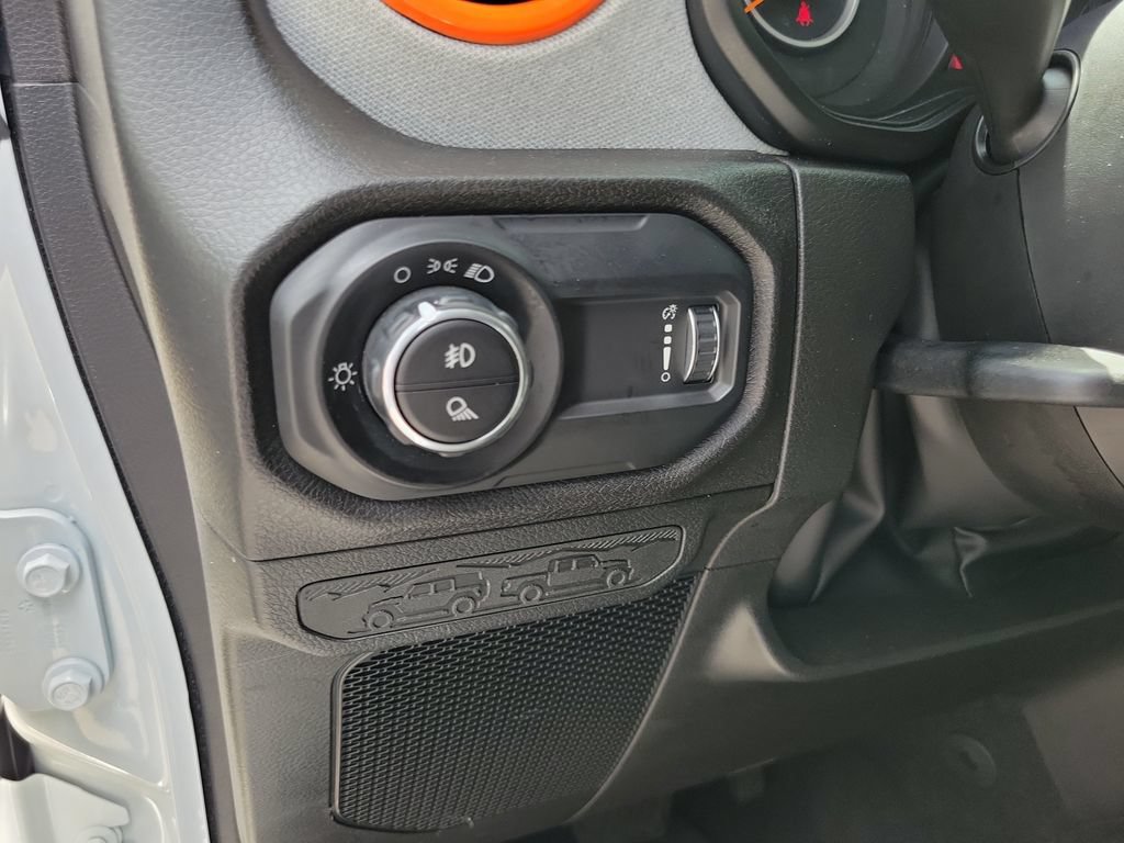 Used 2024 Jeep Gladiator Sport AWD/4WD image 14