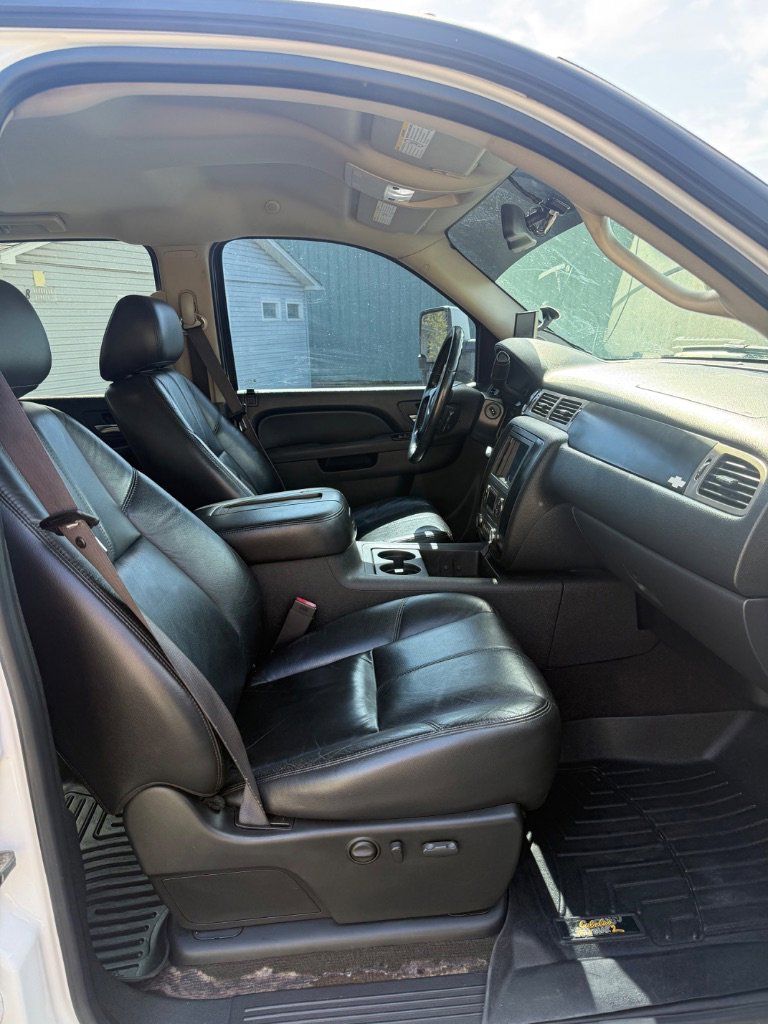Used 2010 Chevrolet Silverado 2500 LTZ w/ Convenience Package AWD/4WD image 11