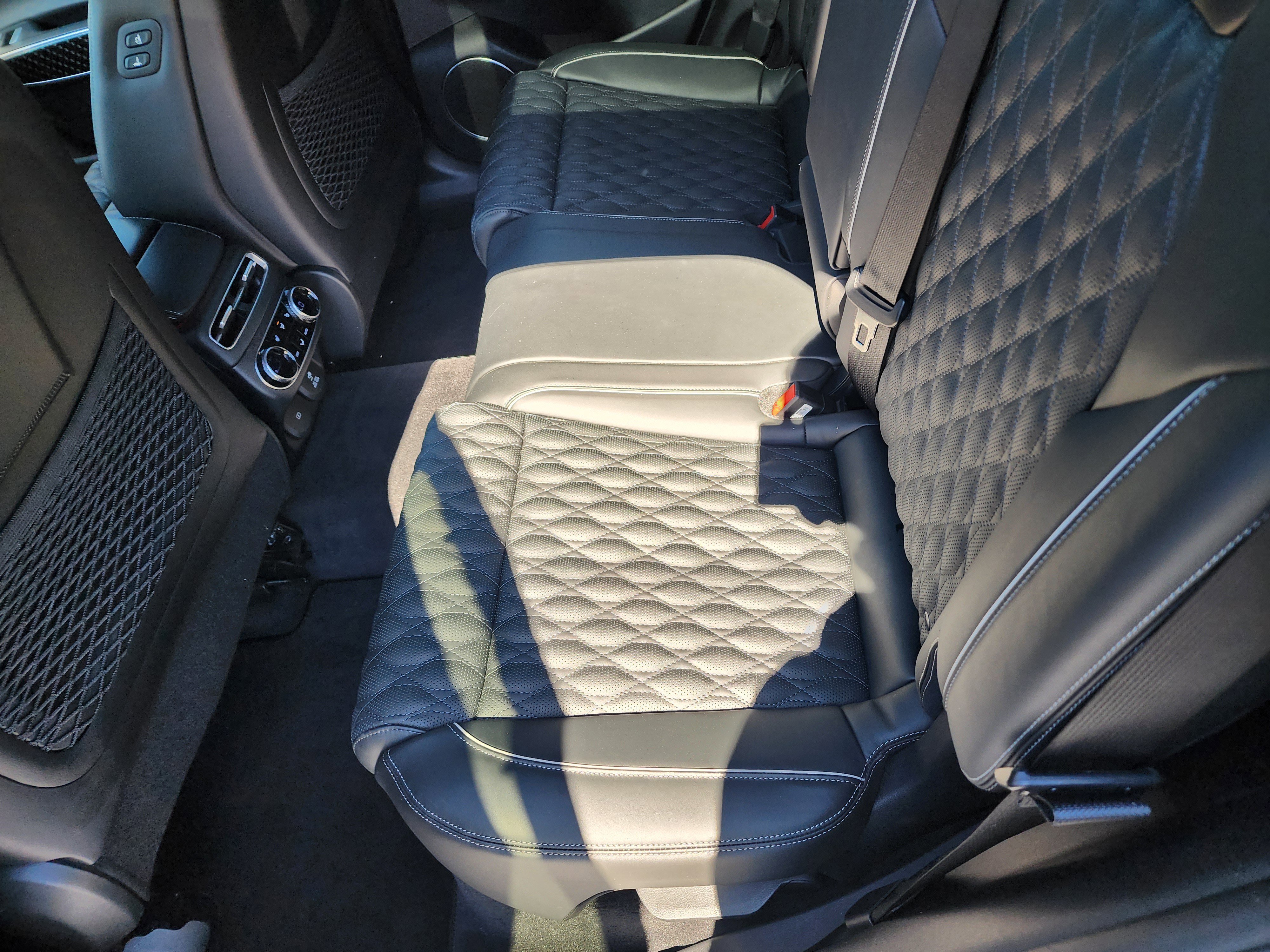 Used 2024 Genesis GV70 3.5T Sport w/ Sport Prestige Package image 15