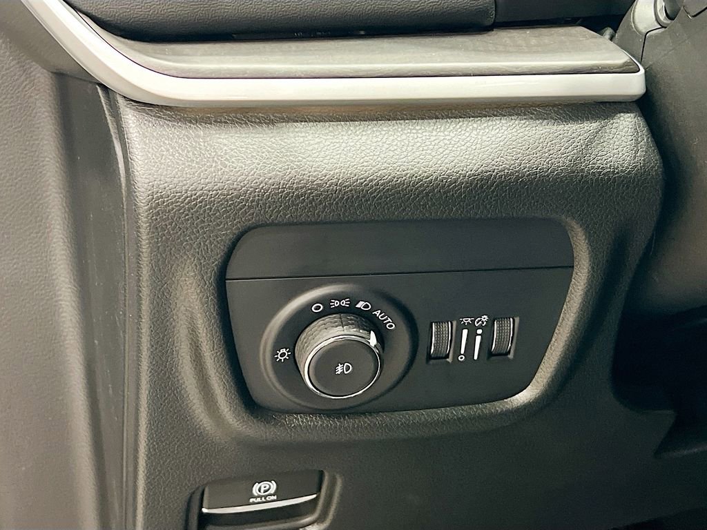 New 2025 Jeep Grand Cherokee L Limited w/ Black Appearance Package image 20