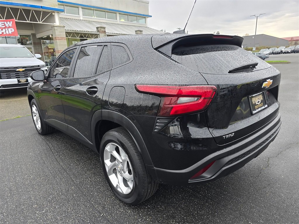 Certified 2024 Chevrolet Trax LS w/ LS Convenience Package image 5