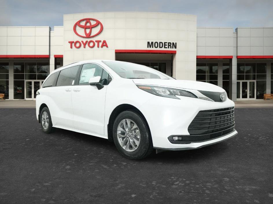 New 2026 Toyota Sienna XLE FWD image 13