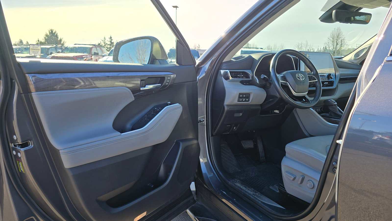 Used 2022 Toyota Highlander Platinum image 22