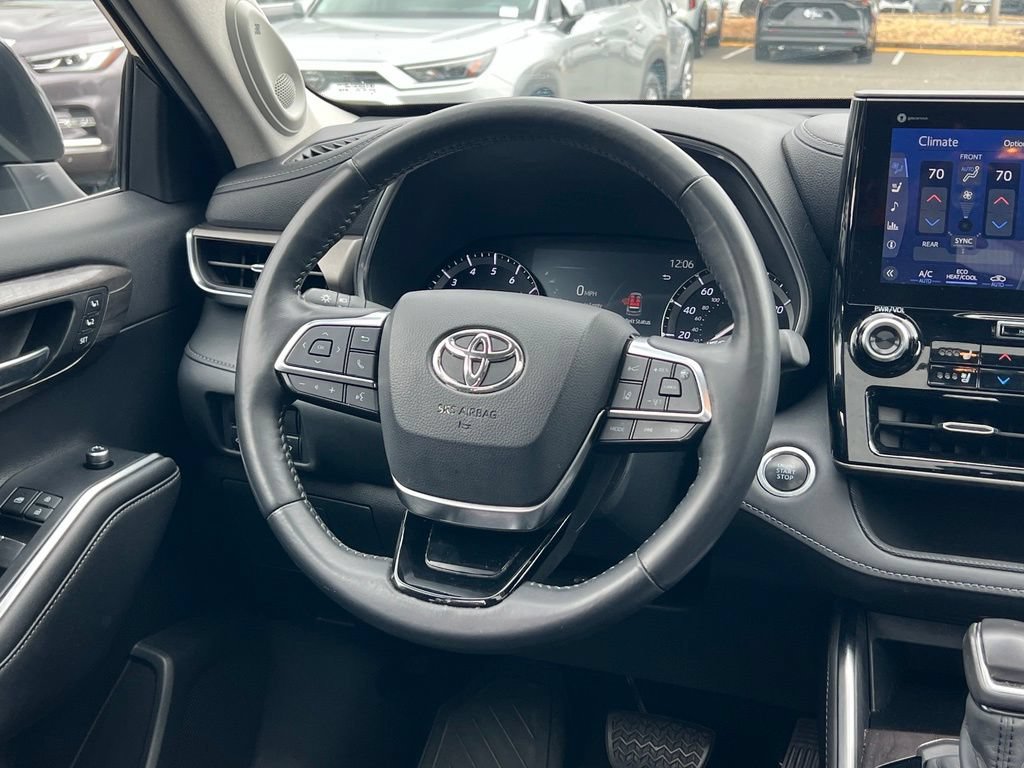 Used 2020 Toyota Highlander Limited AWD/4WD image 12