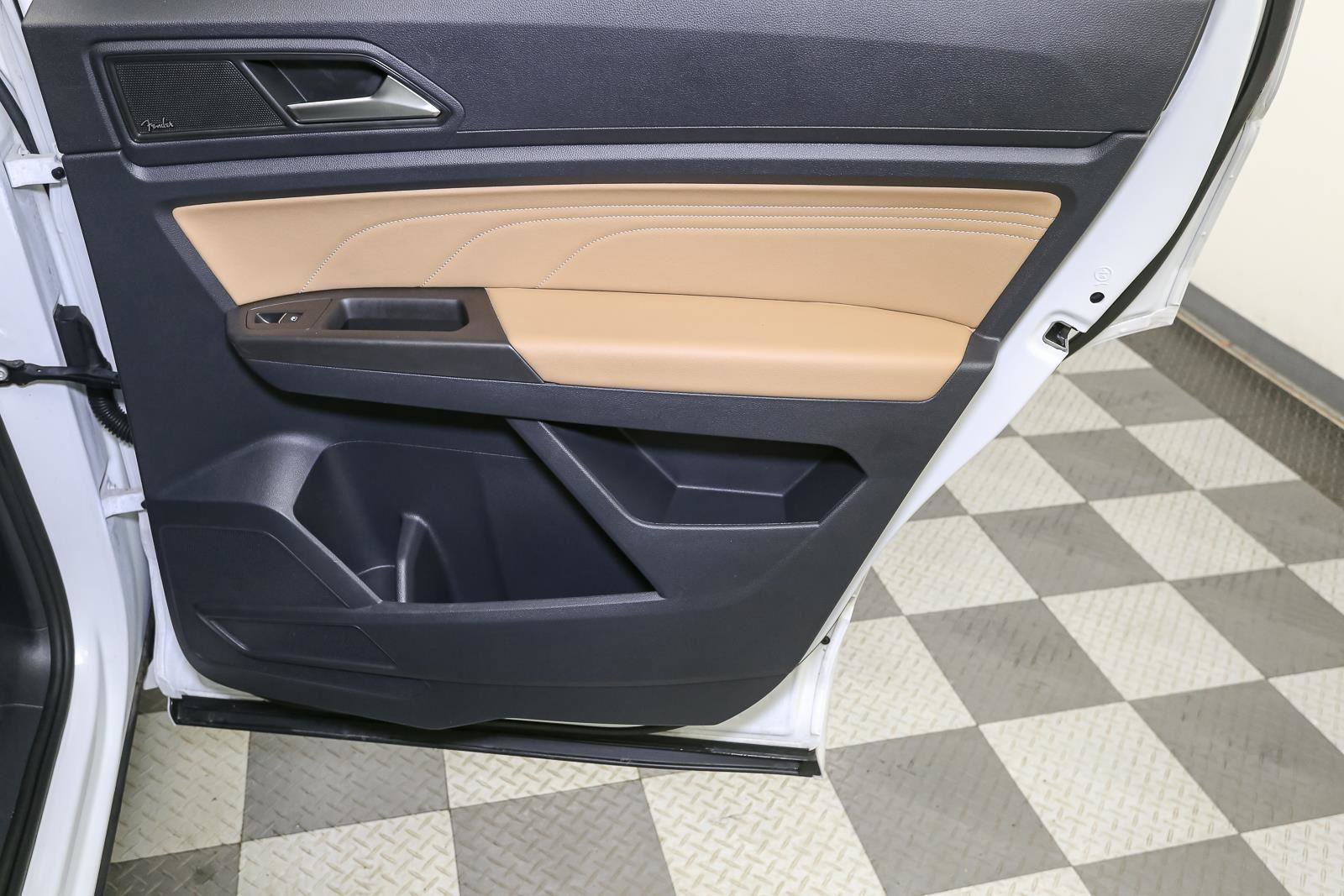 Certified 2023 Volkswagen Atlas Cross Sport SEL Premium R-Line image 27