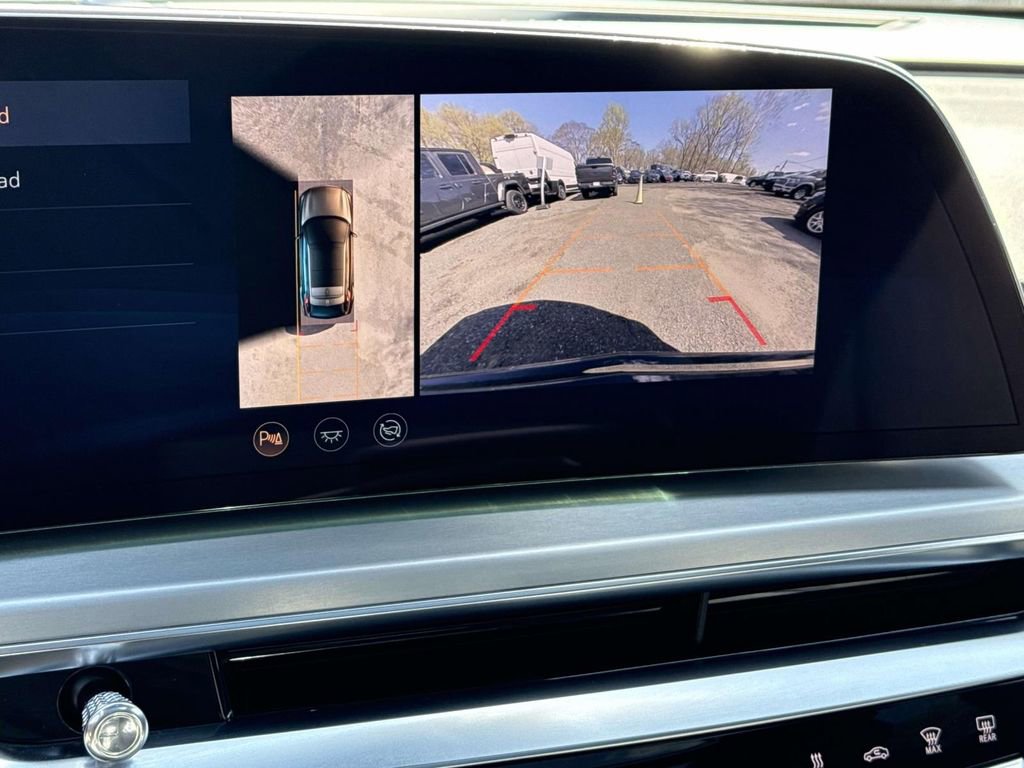 Used 2025 Cadillac Lyriq Sport image 29