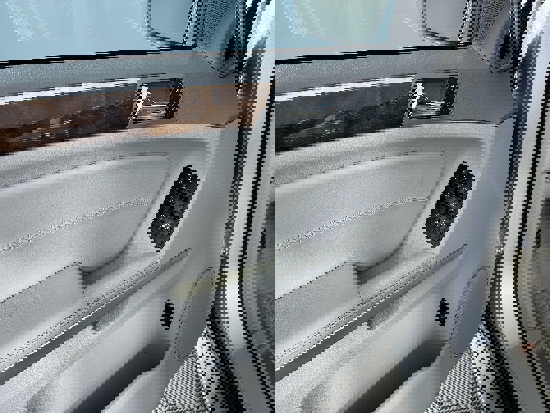 Used 2009 Mercedes-Benz ML 63 AMG 4MATIC image 14