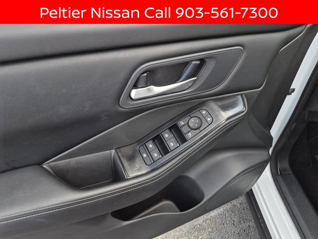 Certified 2024 Nissan Rogue SV FWD image 22