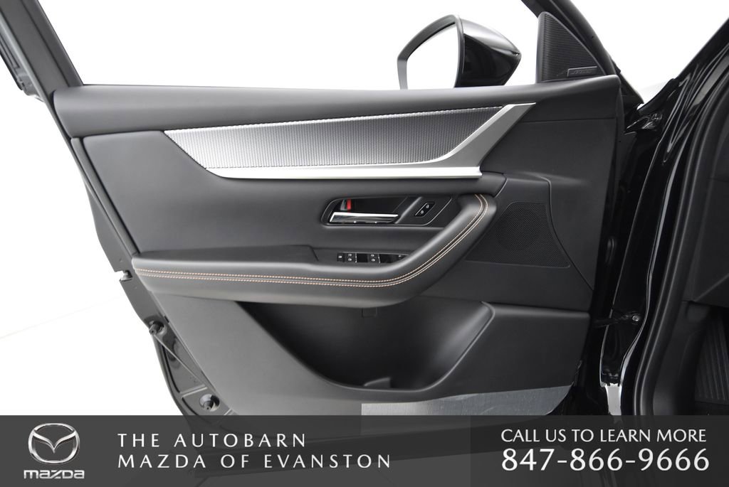 Used 2025 MAZDA CX-70 Plug-In Hybrid w/ Premium Pkg image 33