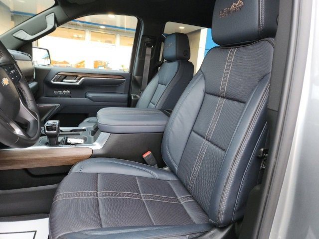 Used 2025 Chevrolet Silverado 1500 High Country w/ Technology Package image 11