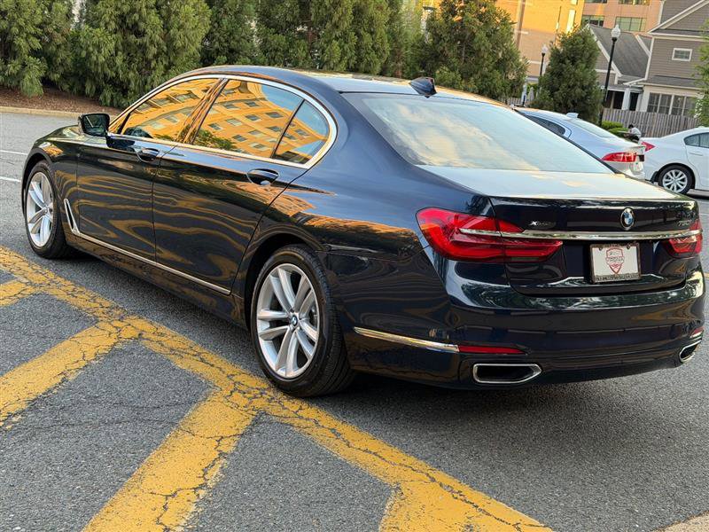 Used 2019 BMW 750i xDrive w/ Luxury Rear Seating Package AWD/4WD image 12