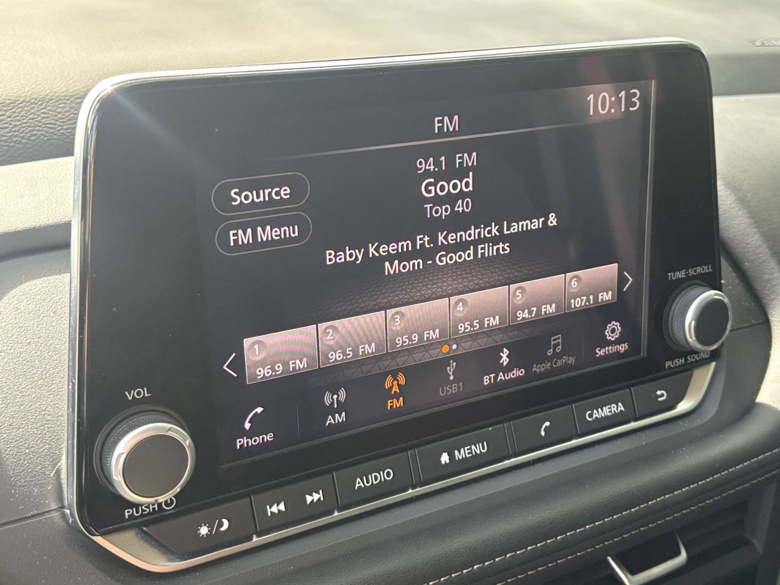 Used 2025 Nissan Rogue SV FWD image 19