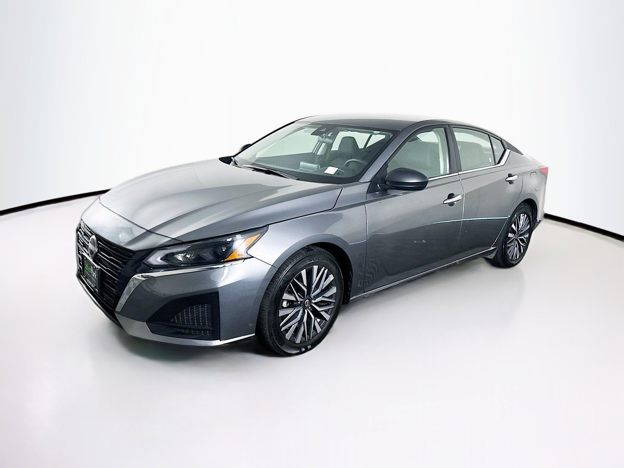 Used 2025 Nissan Altima 2.5 SV image 3