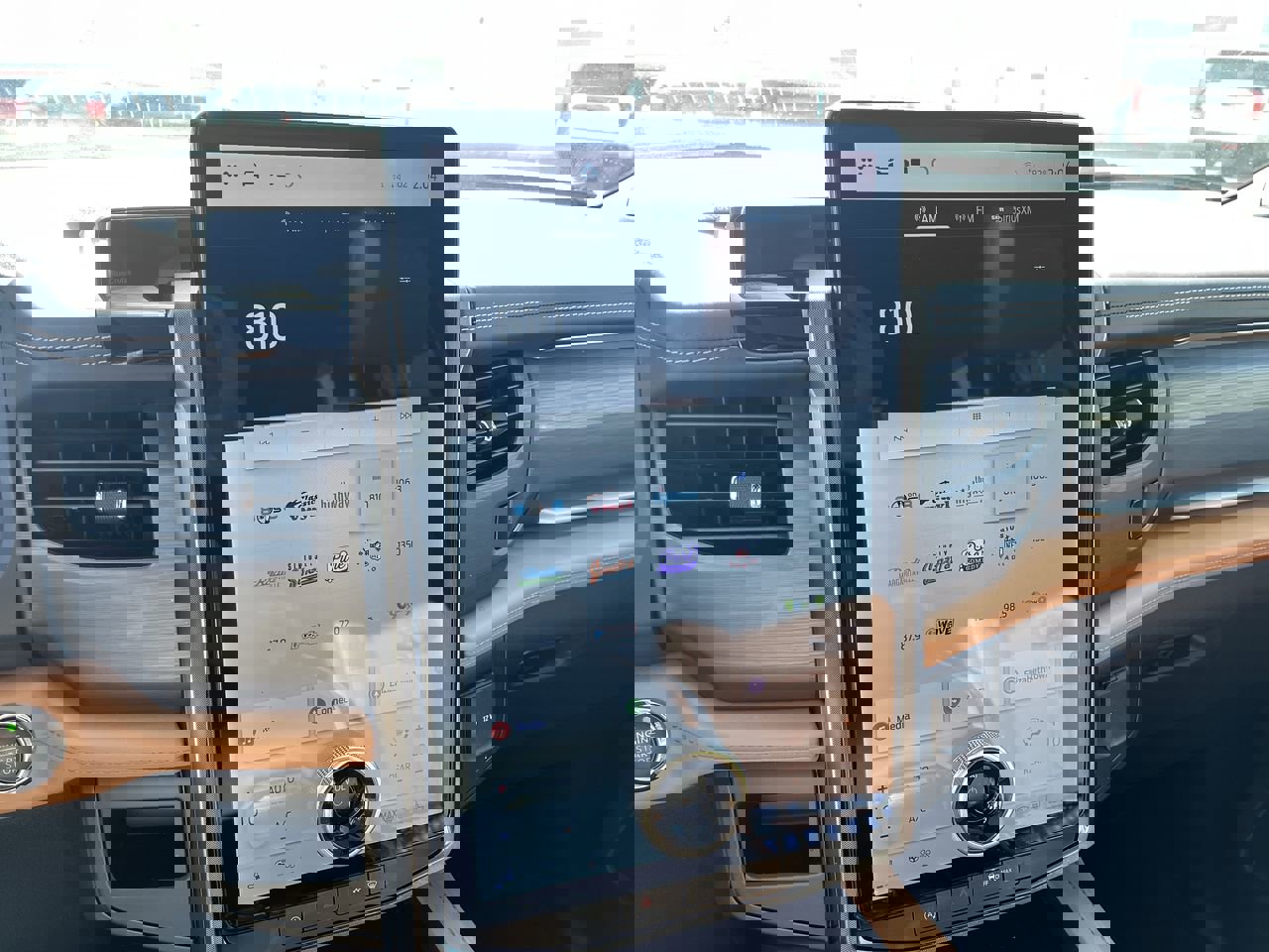 Used 2024 Ford Expedition Platinum image 13