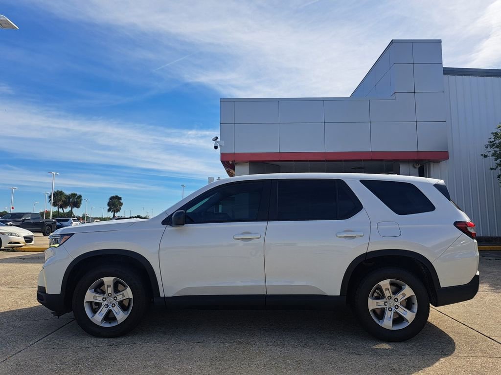 Used 2023 Honda Pilot LX image 8