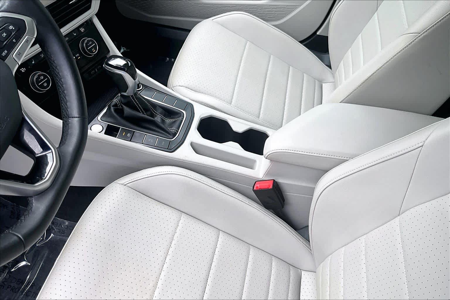 Used 2023 Volkswagen Jetta SE FWD image 17