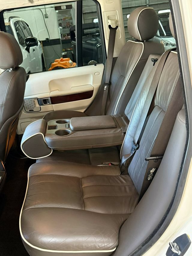 Used 2010 Land Rover Range Rover HSE AWD/4WD image 28