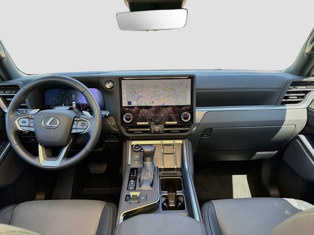 Used 2025 Lexus GX 550 w/ Accessory Package (Z1) AWD/4WD image 17