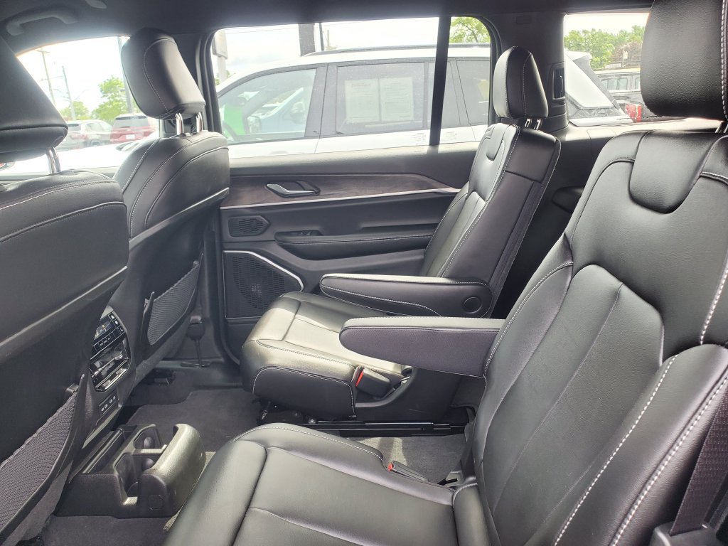 Used 2026 Jeep Grand Cherokee L Limited AWD/4WD image 28