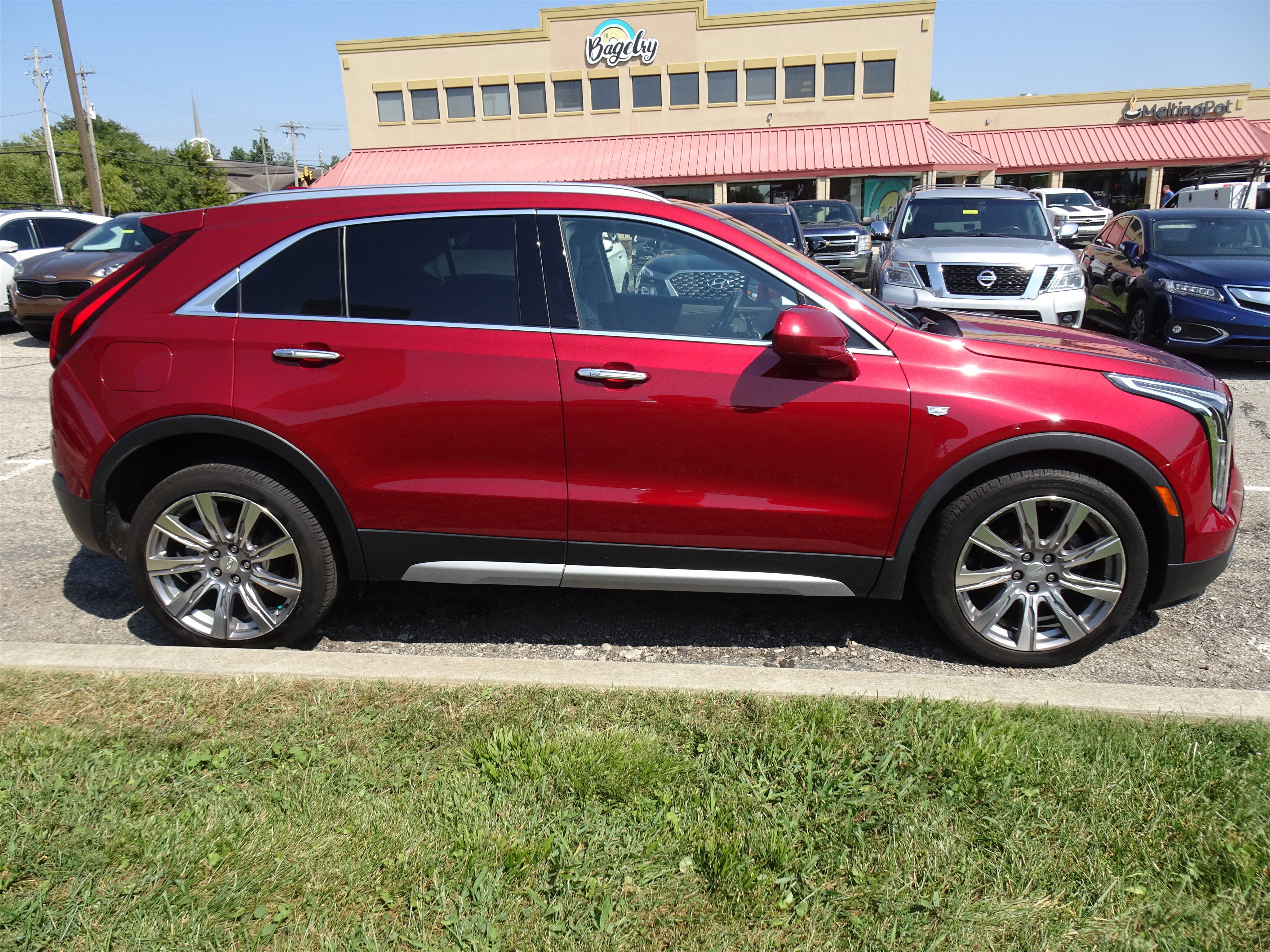 Used 2019 Cadillac XT4 Premium Luxury FWD image 6
