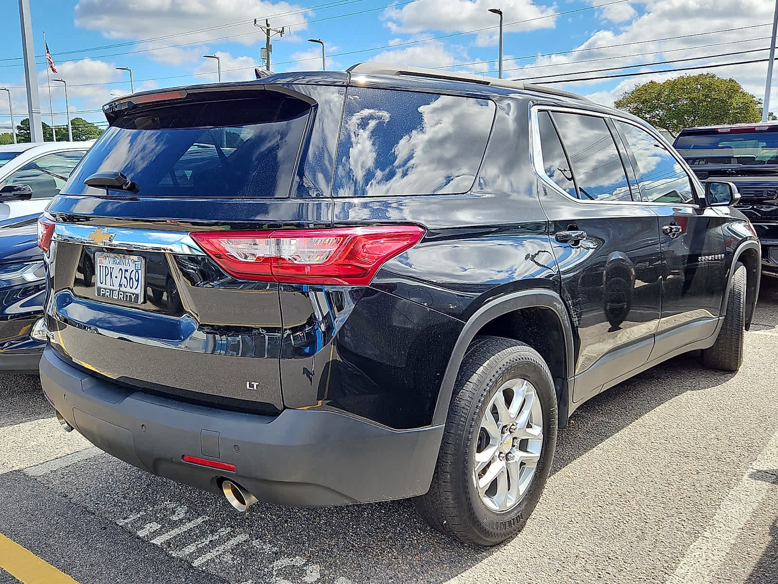 Used 2021 Chevrolet Traverse LT FWD image 3